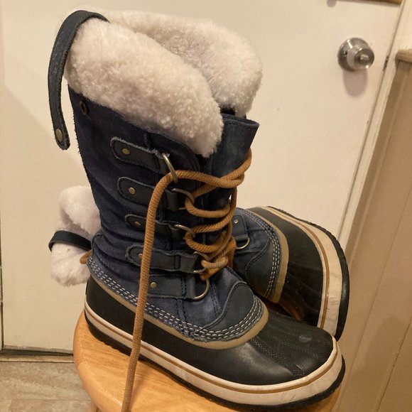 Sorel Joan of Arctic Boots - Picture 1 of 3